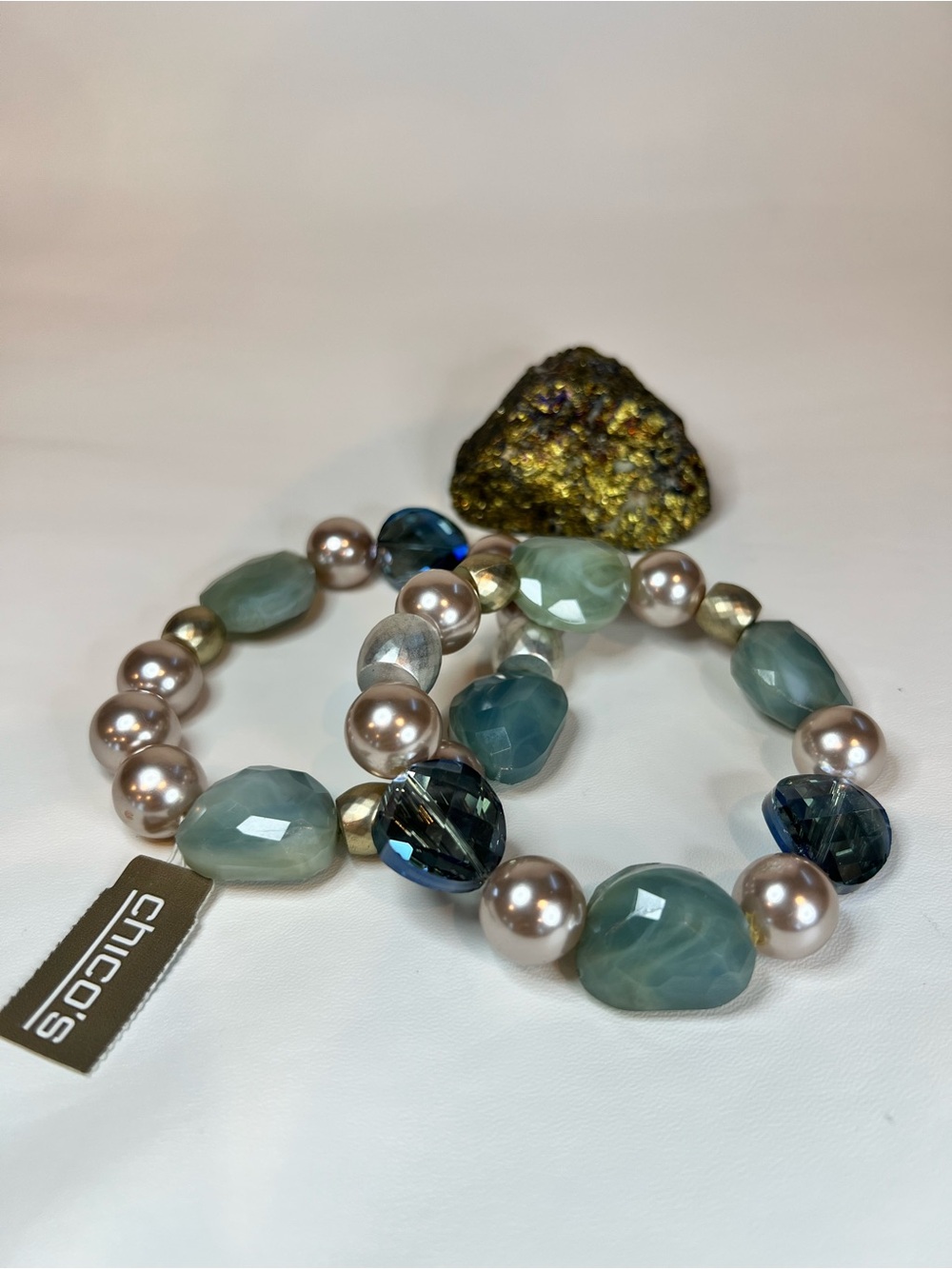 NEW 2pcs Chico’s Lucite Glass Faux Pearl Stretchy Chunky Bohemian Bracelet